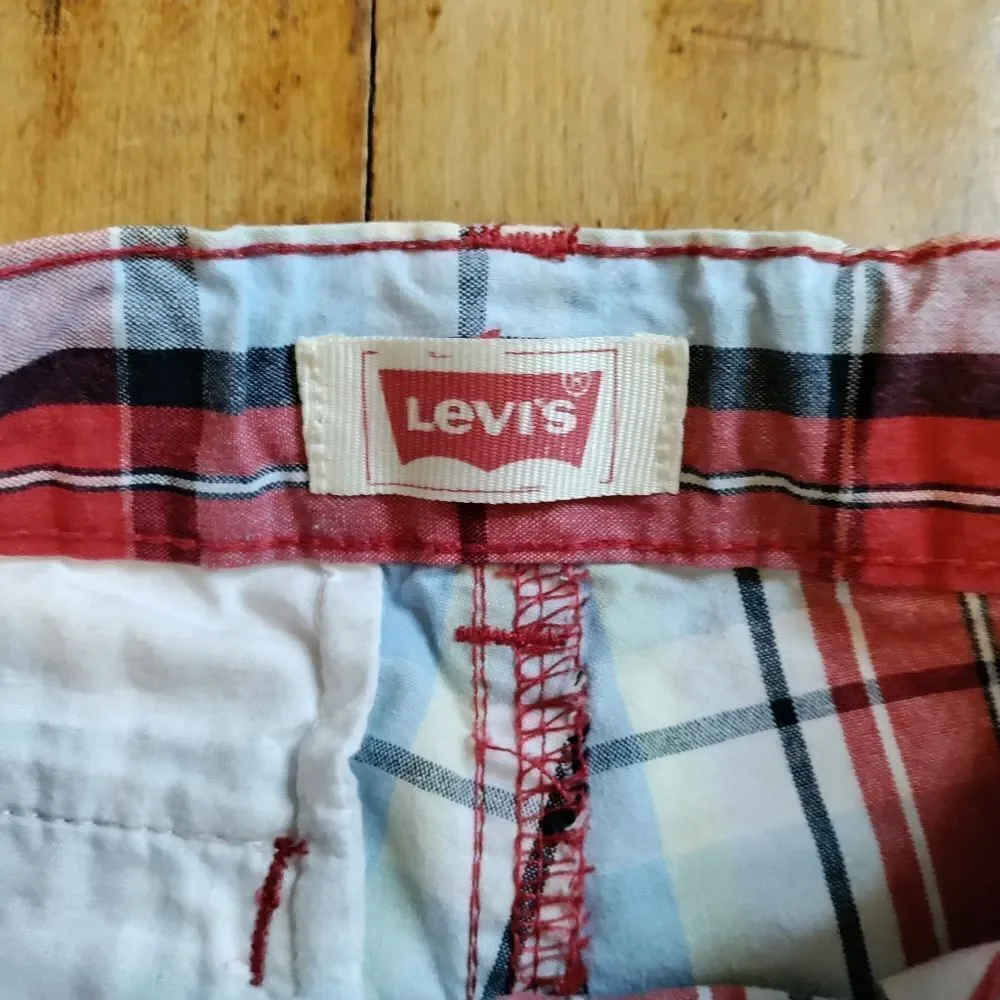 Oshkosh shorts 2T bundle Levis plaid red blue summer cotton adjustable waist